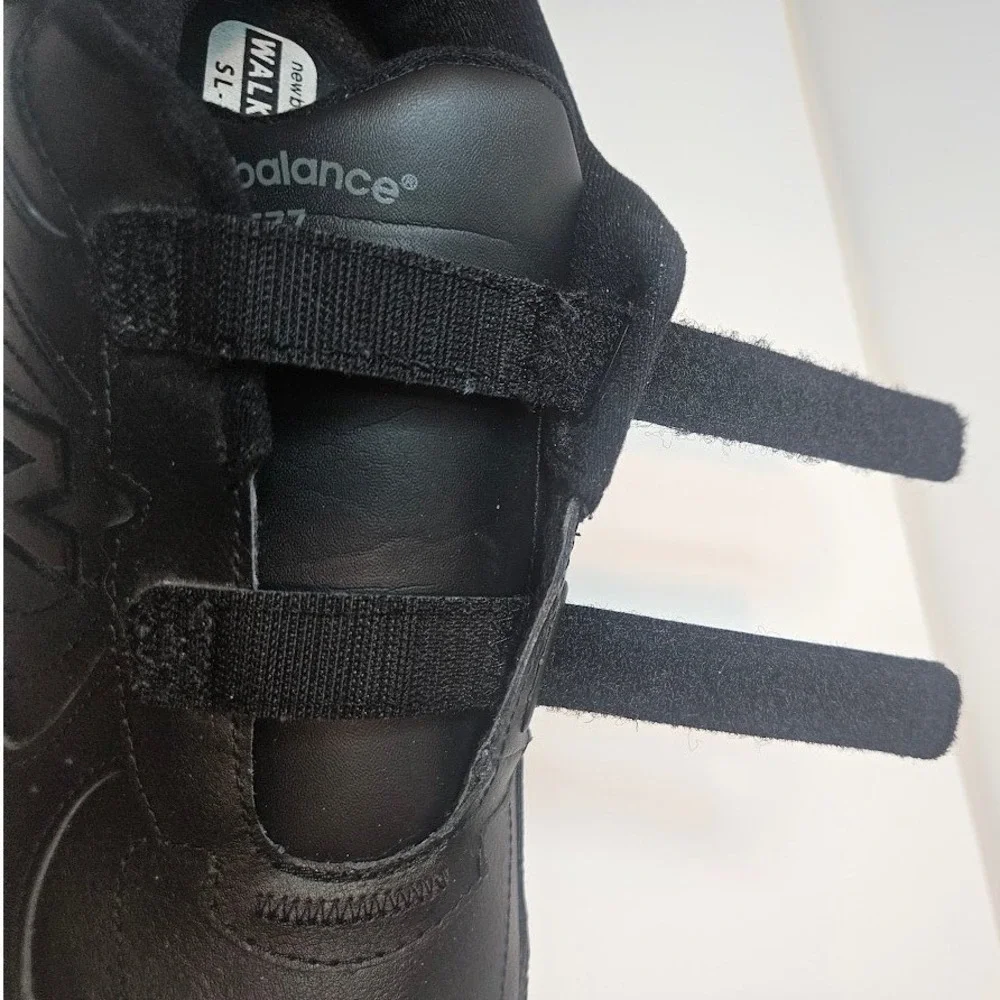 New Balance 577 Mens Walking Shoes Black Leather Hook Loop MW577VK 11 2E Wide